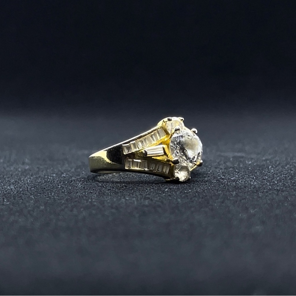 WEDDING RING - Picture 2 of 4